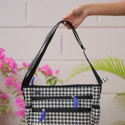 Baggito Houndstooth Quilted Crossbody Bag