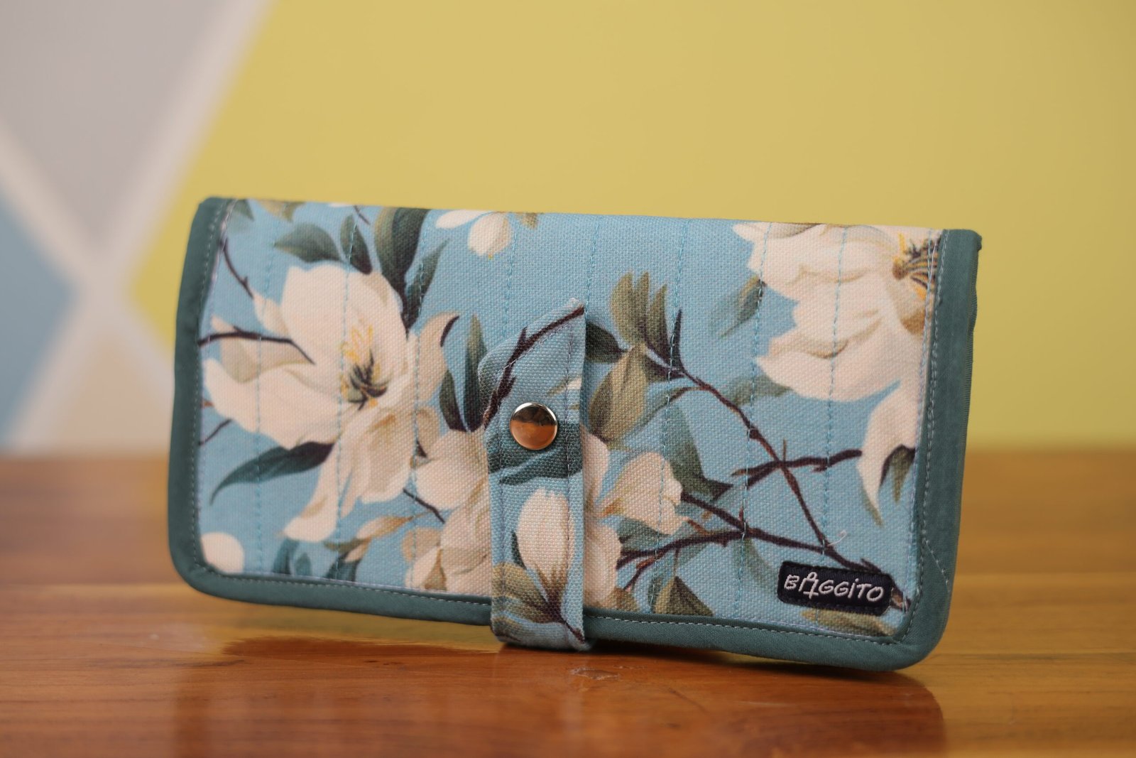 Baggito Mussoorie Floral Wallet with Teal Trim