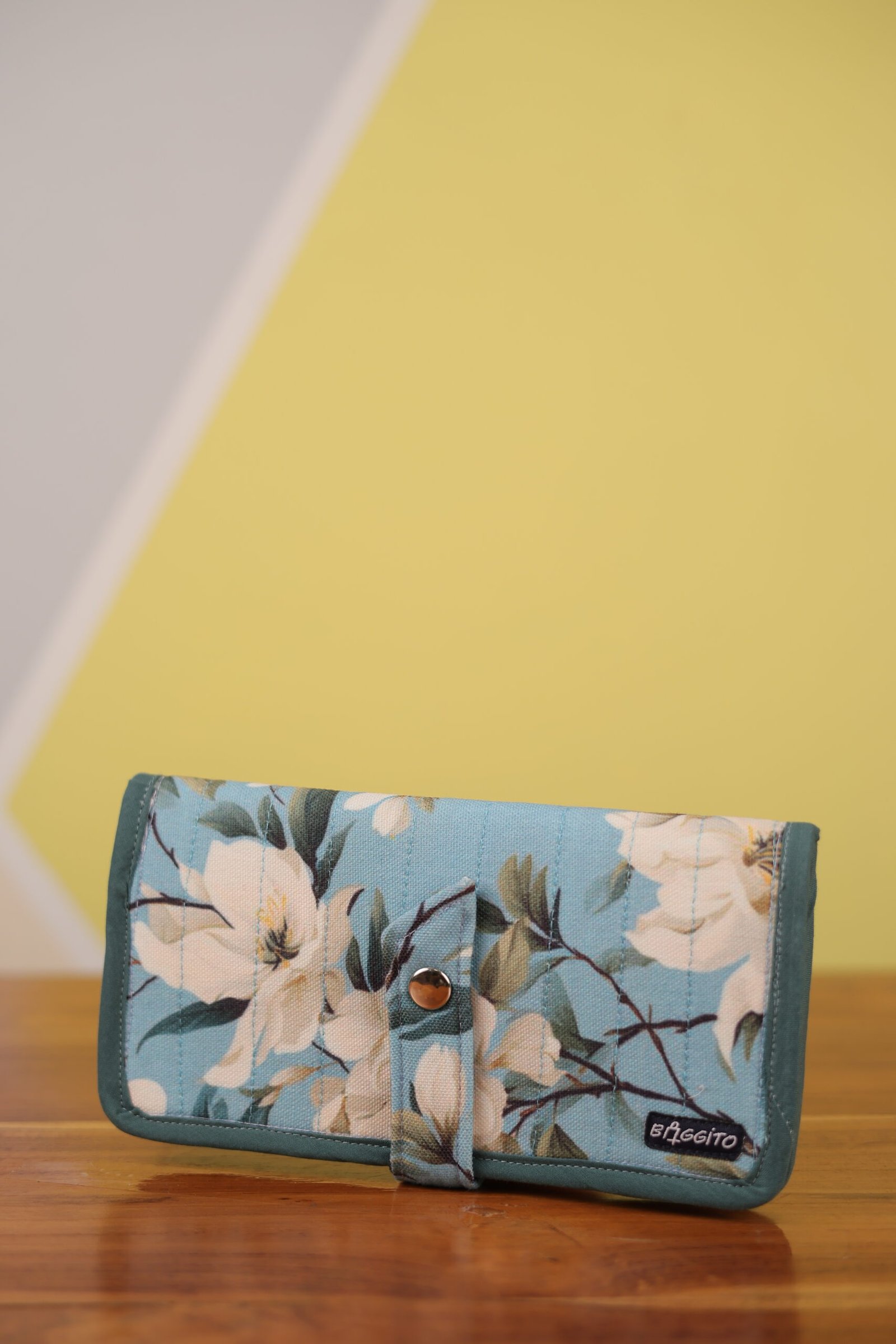 Baggito Mussoorie Floral Wallet with Teal Trim