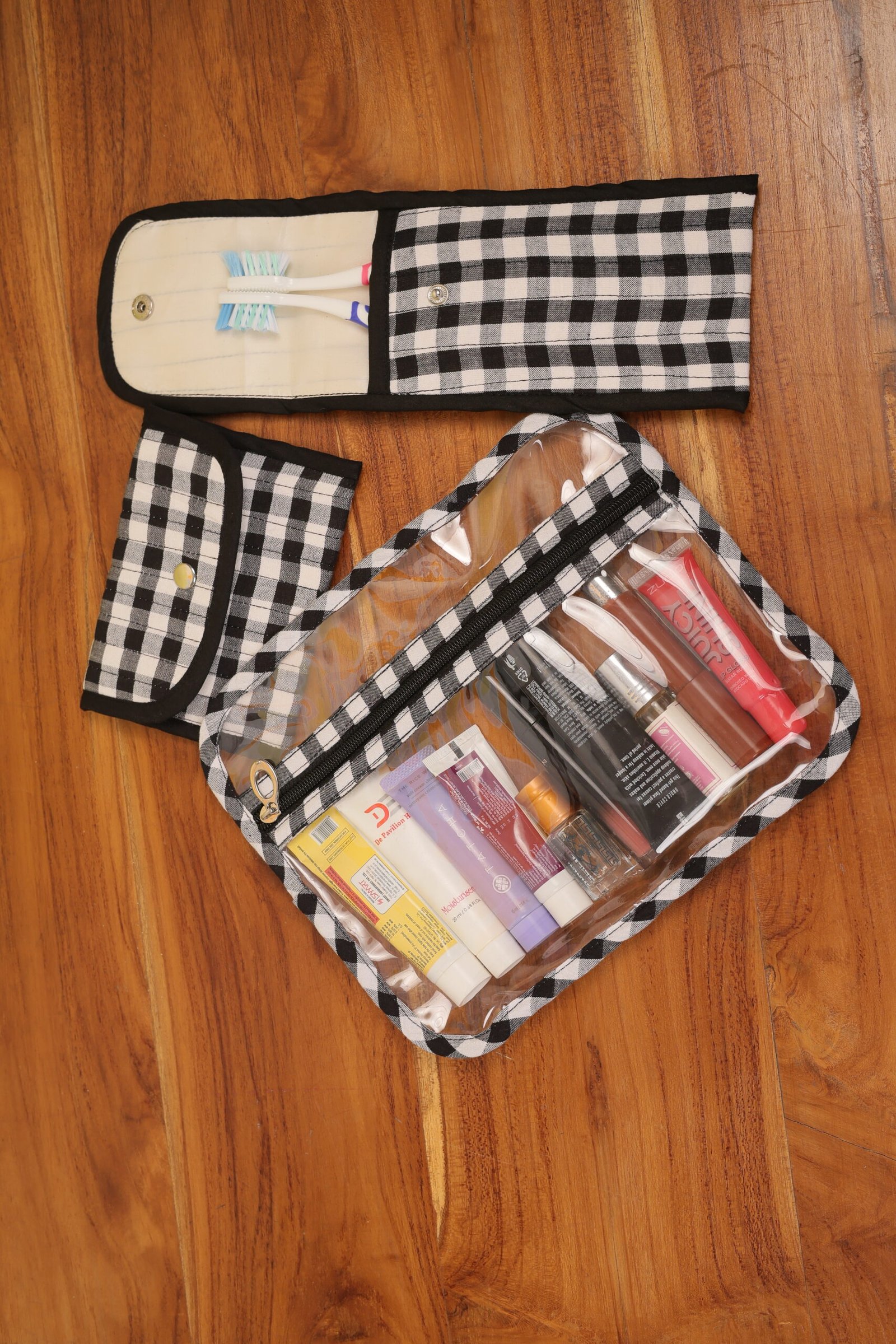 Baggito Black & White Gingham Personal Care Travel Combo